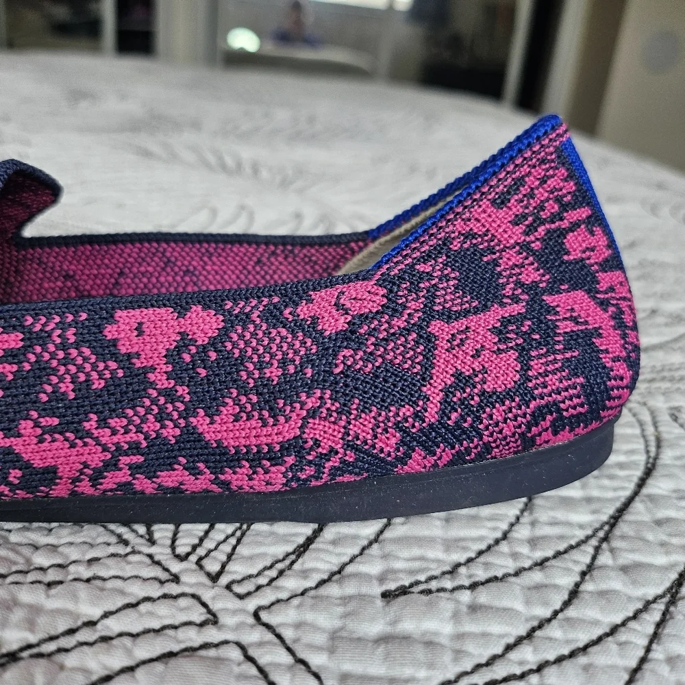 EUC RETIRED Rothy’s The Loafer Snake Fuschia Navy Women 6.5